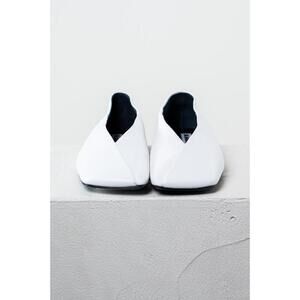 Jil Sander Asymmetric leather ballet flats